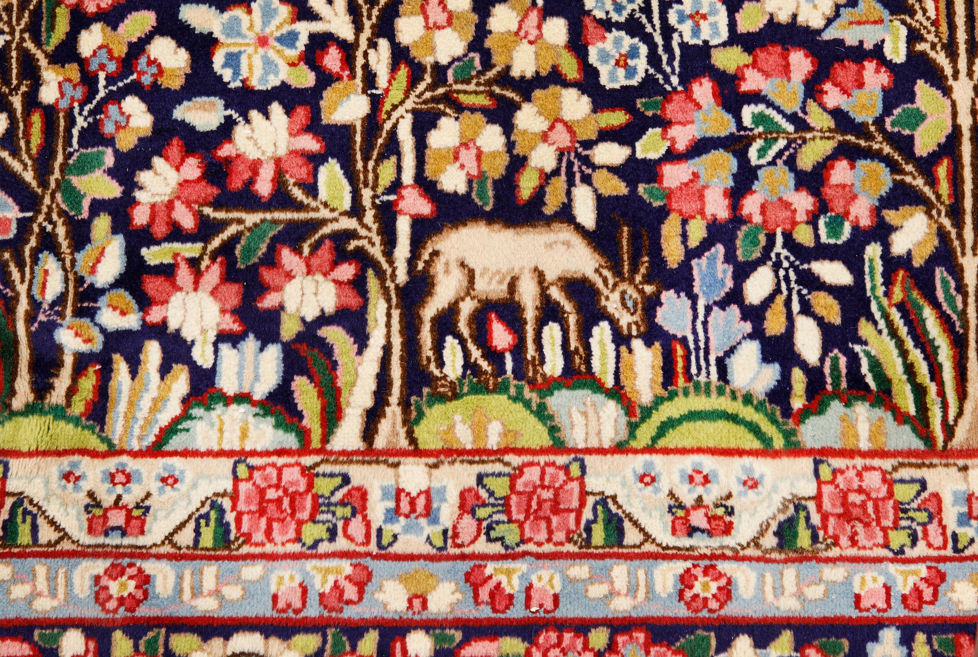 Matta, figural Kirman, "Millefleur"390 x 298 cm.