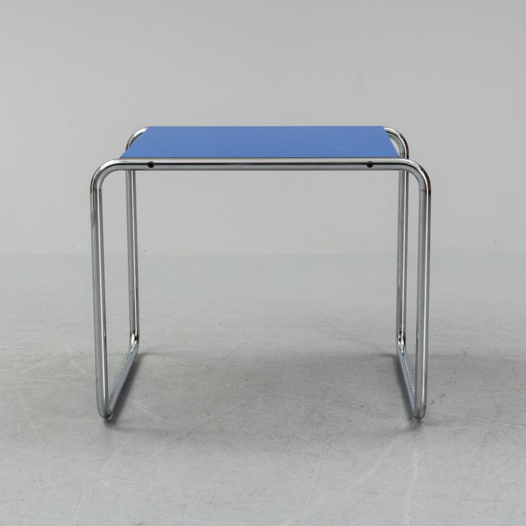 Marcel Breuer, a "Laccio" coffee table, Knoll, 21th-century.