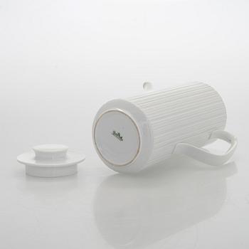 Tapio Wirkkala, a 7-piece porcelain 'Variation' espresso service Rosenthal, Studio-line, Germany.