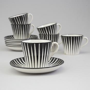 EUGEN TROST, 6 kaffekoppar med fat, flintgods, "Zebra", Gefle. I produktion 1955-1967.