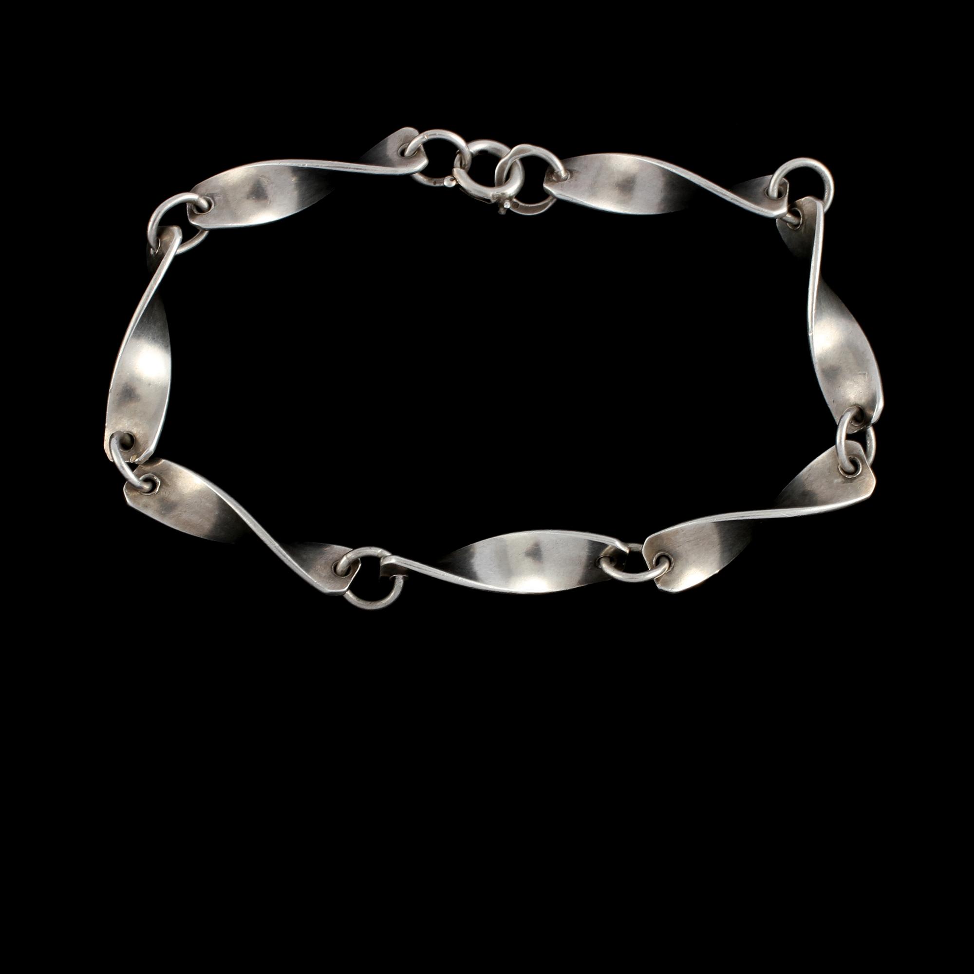 ARMLÄNK, sterlingsilver, troligtvis Arne Johansen, Roskilde, Danmark, importstämplad. Vikt 9,9 g.