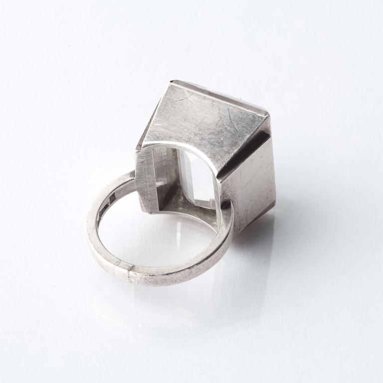 Wiwen Nilsson, A Wiwen Nilsson sterling and rock crystal ring, Lund 1968.