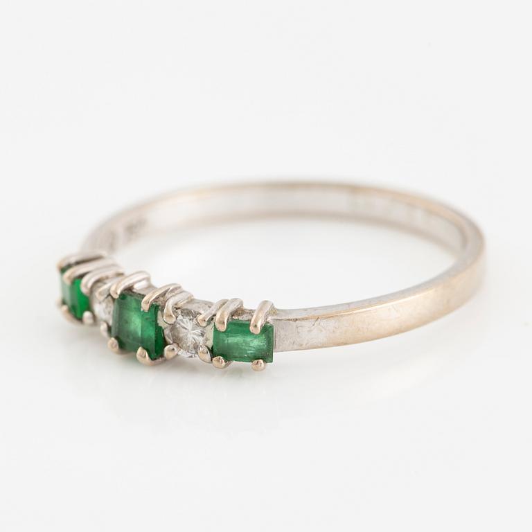 Ring, eternity ring 18K white gold with emeralds and brilliant-cut diamonds.