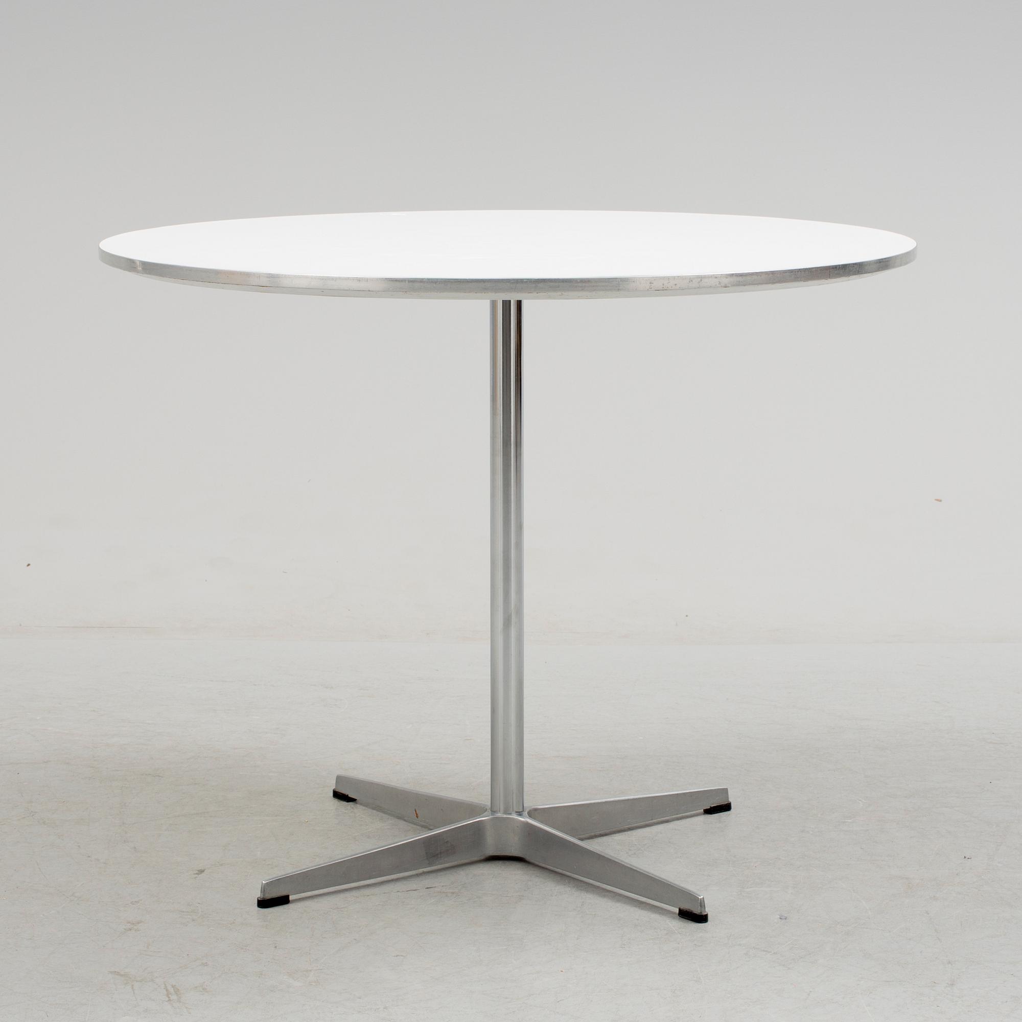 BRUNO MATHSSON & PIET HEIN, matbord för Fritz Hansen, Danmark, 2000-tal.