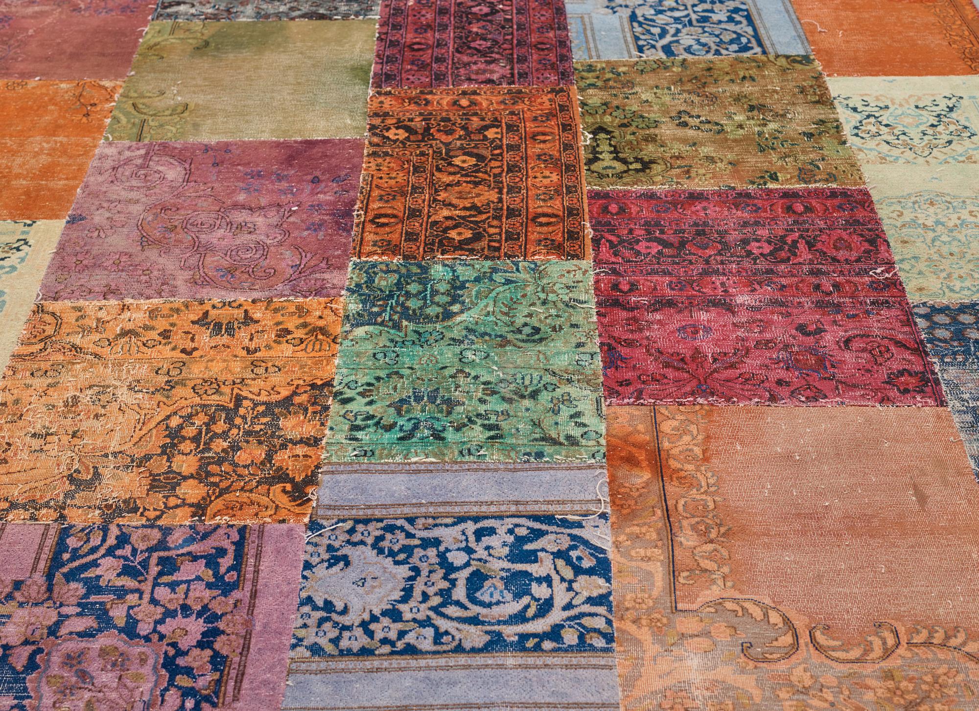 A CARPET, Patchwork, ca 294 x 218,5-219,5 cm.