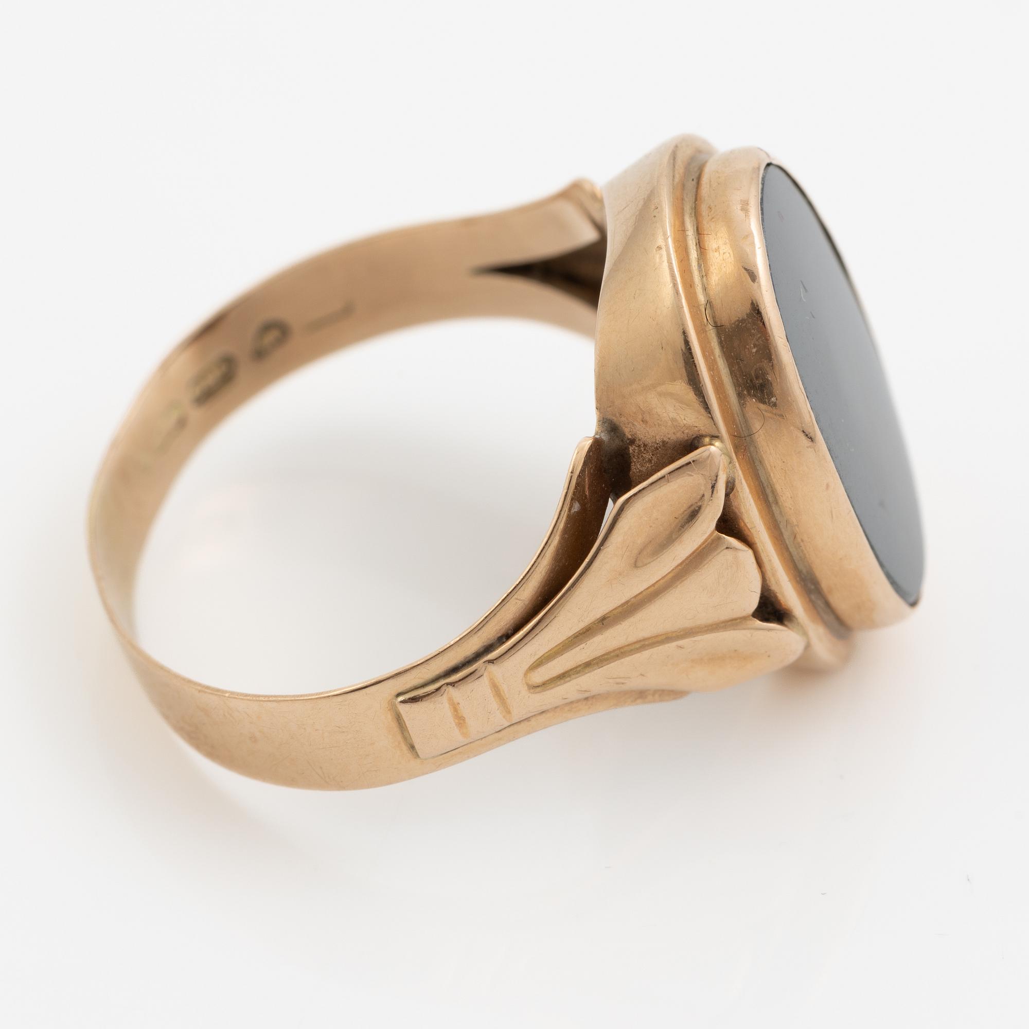 Ring 14K gold and hematite.