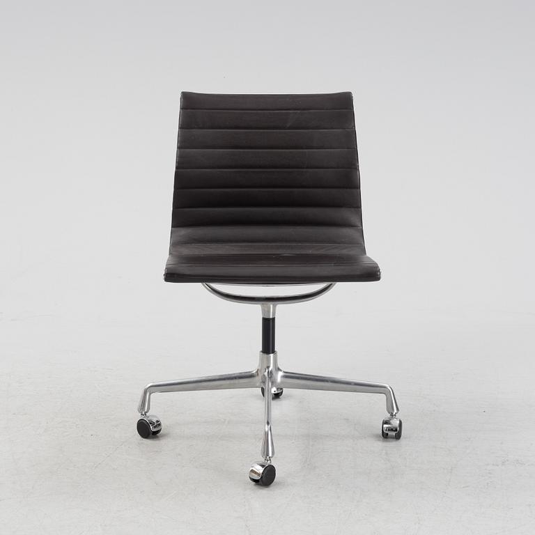 Charles and Ray Eames, an 'EA 105' desk-chair from Vitra.