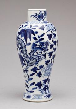 VAS, porslin, Kina, troligen 1800-tal.