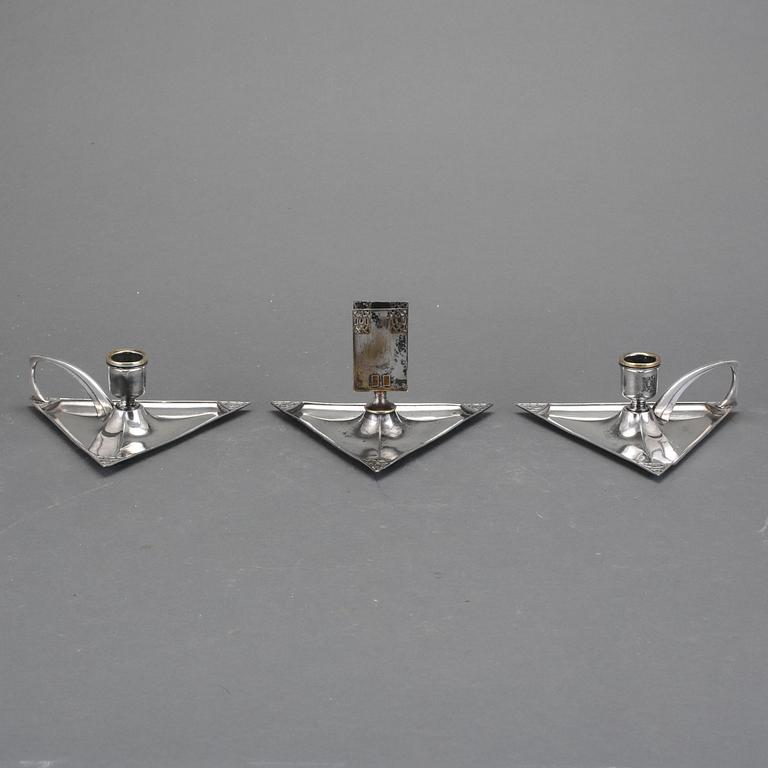 LJUSSTAKAR, ett par, samt TÄNDSTICKSHÅLLARE, WMF, försilvrad metall, jugend 1900-talets början.