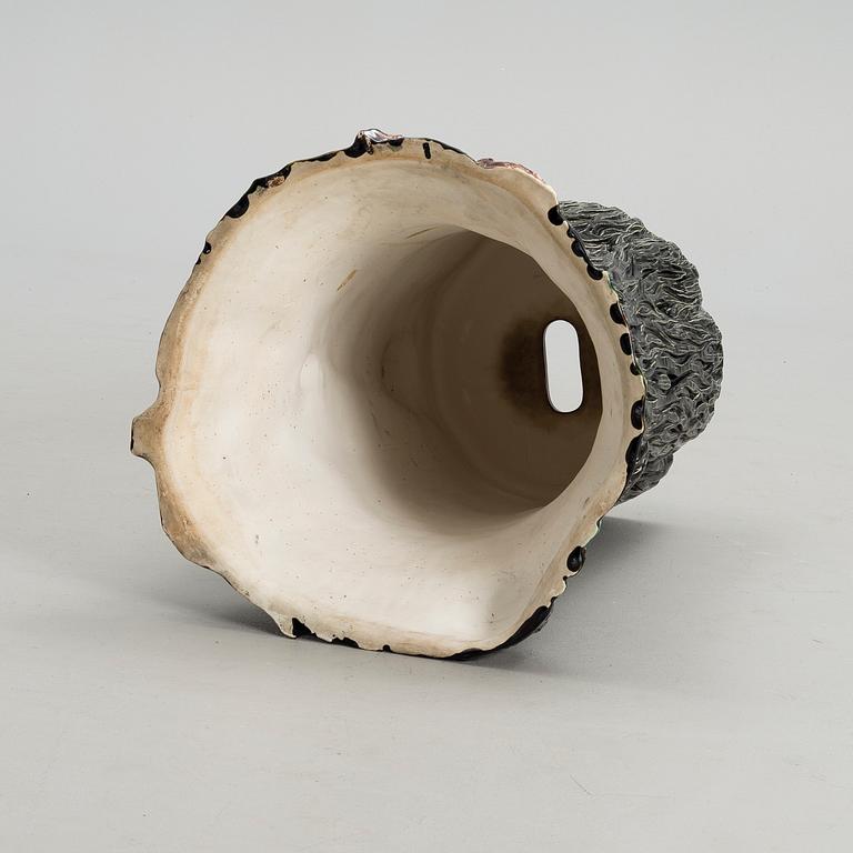 JAKKARA, majolikaa, Arabia, vuosisadan vaihde 1800/1900.