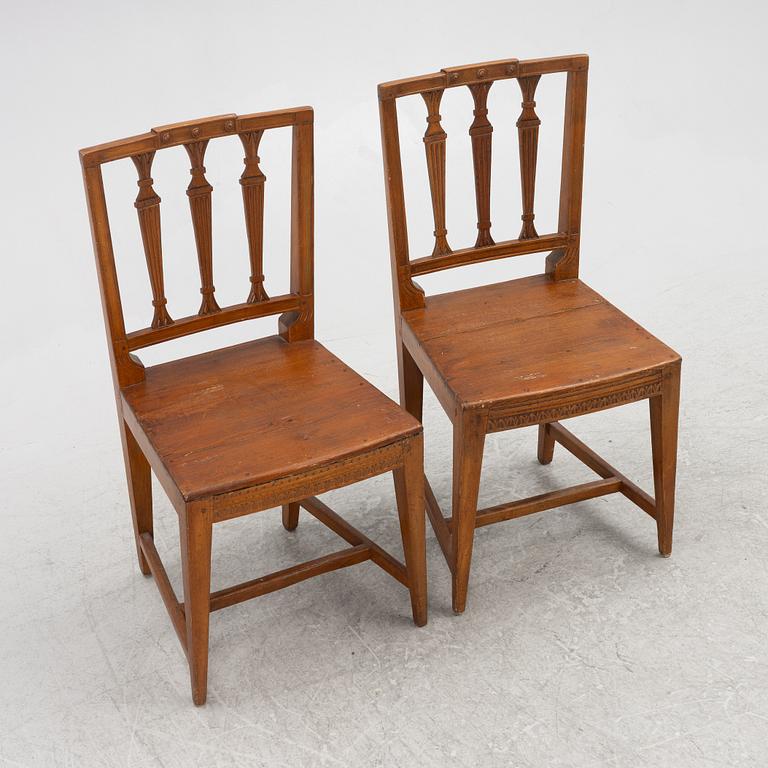 Stolar, ett par, sengustavianska, Medelpad, daterade 1840.