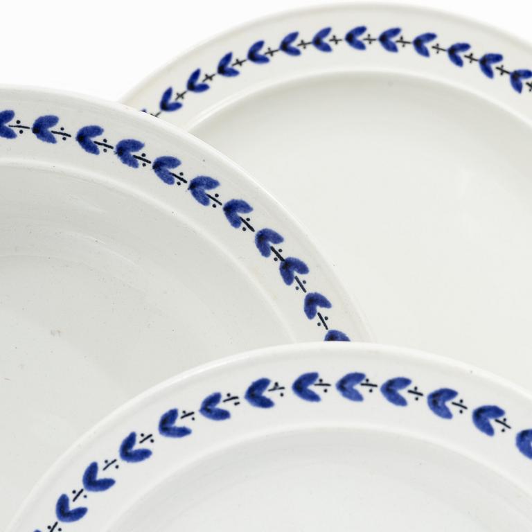 Wilhelm Kåge, 32-pieces of an 'Akademi' service, creamware, Gustavsberg, Sweden, 1936-39.