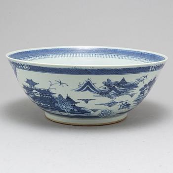 BÅLSKÅL, kompaniporslin. Qingdynastin, 1800-tal.