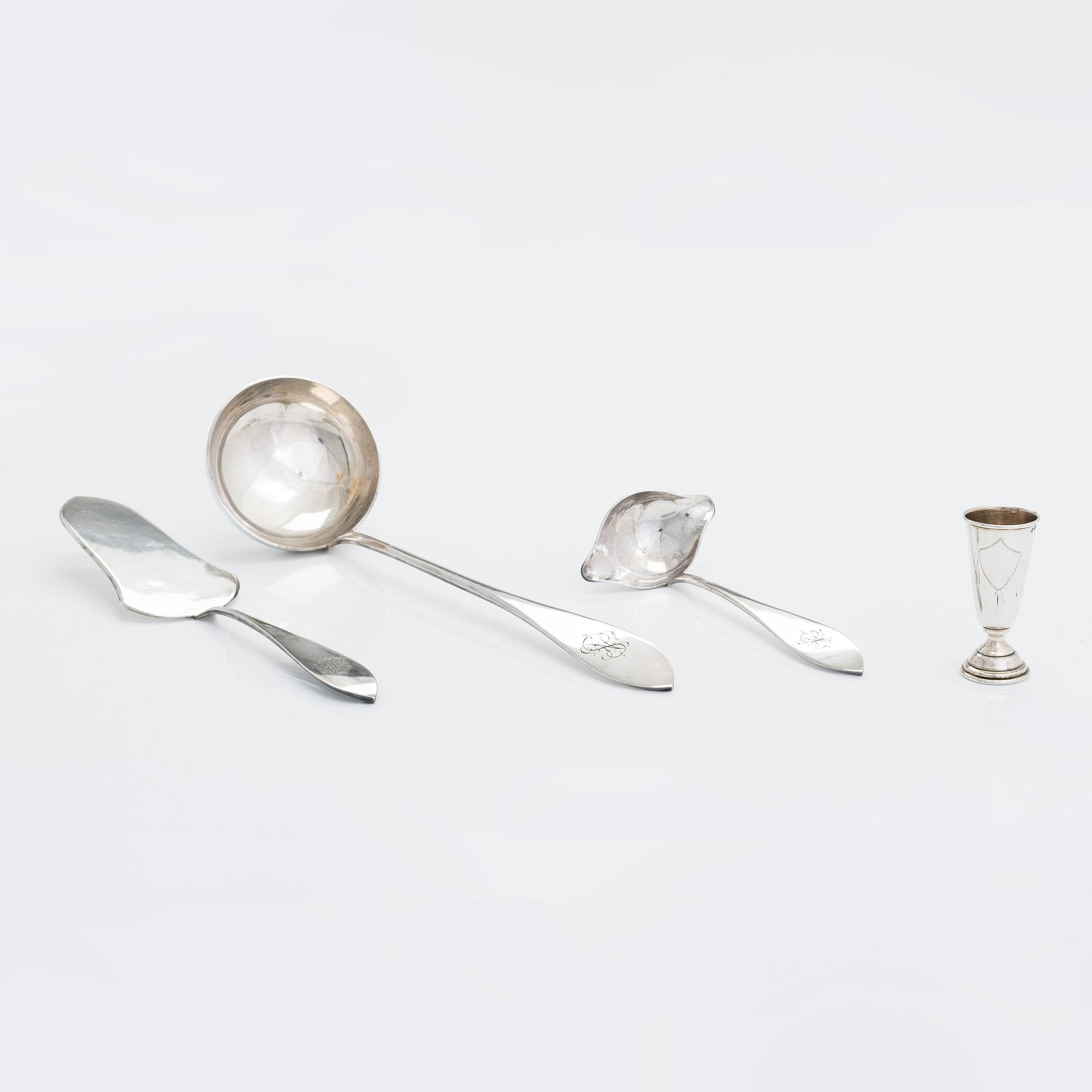 Serveringsbestick, 3 st, och supkopp, silver, Warszawa, Polen 1931-63 och 1920-31.