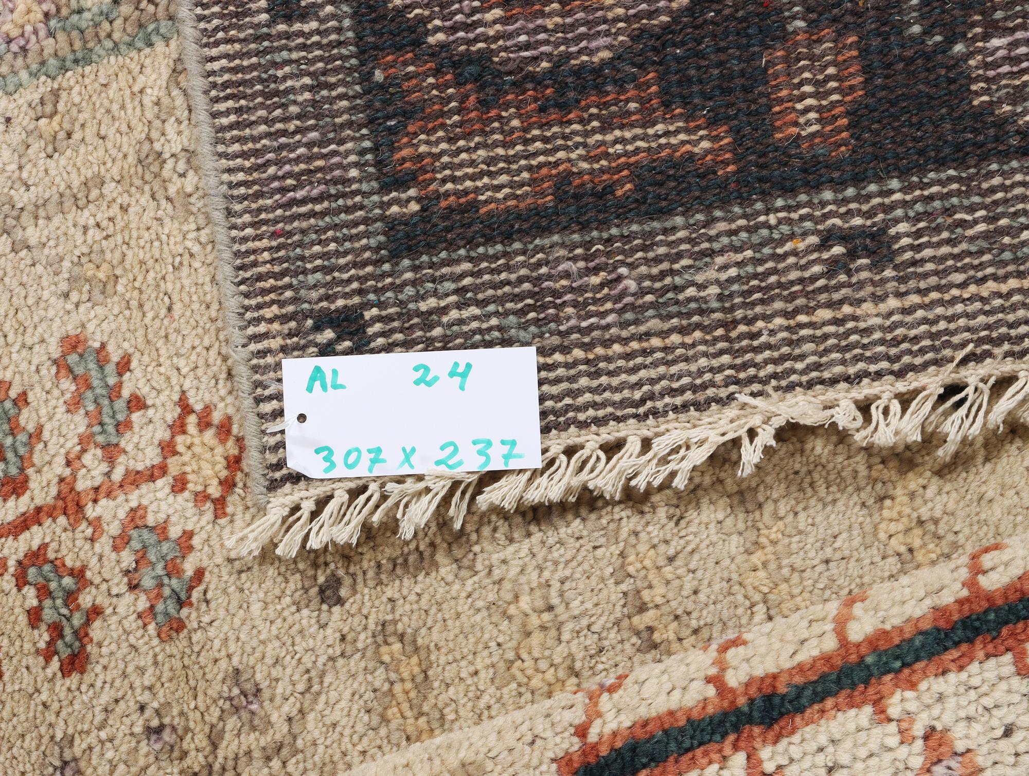 A Mamluk carpet, c. 307 x 237 cm.
