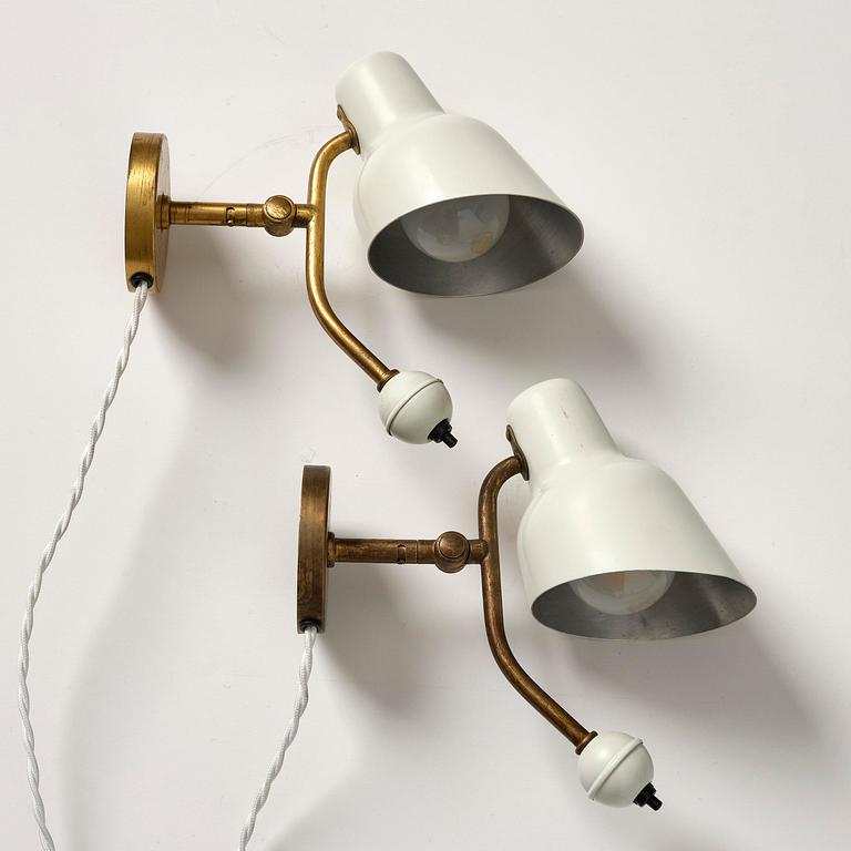 Bertil Brisborg, a pair of wall lamps model "31586", Nordiska Kompaniet, 1940s.