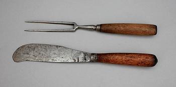 BESTICK, 2 st, allmoge, 1800-talets första hälft.