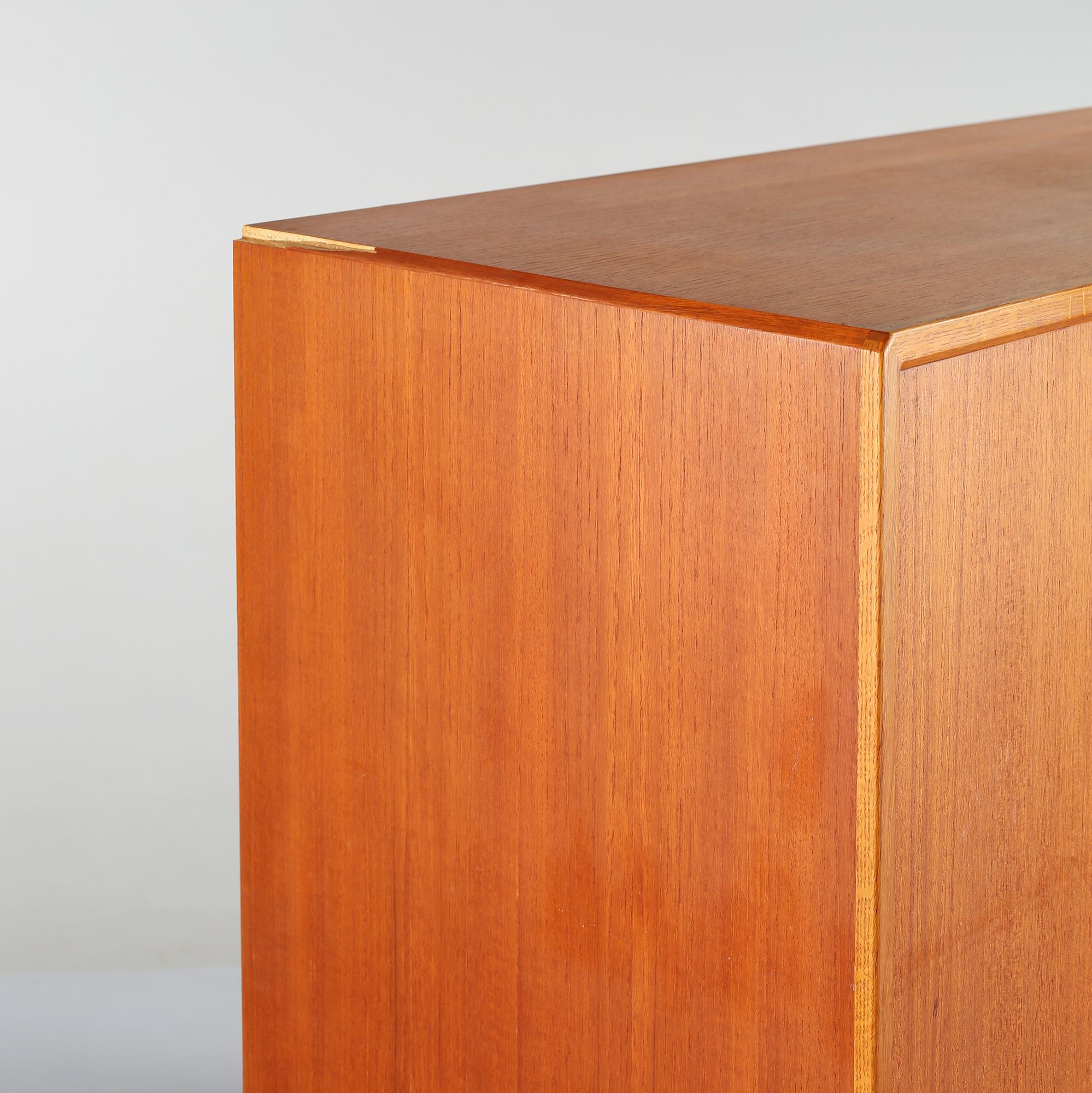 SIDEBOARD, Bertil Fridhagen, Bodafors, 1900-talets tredje kvartal.