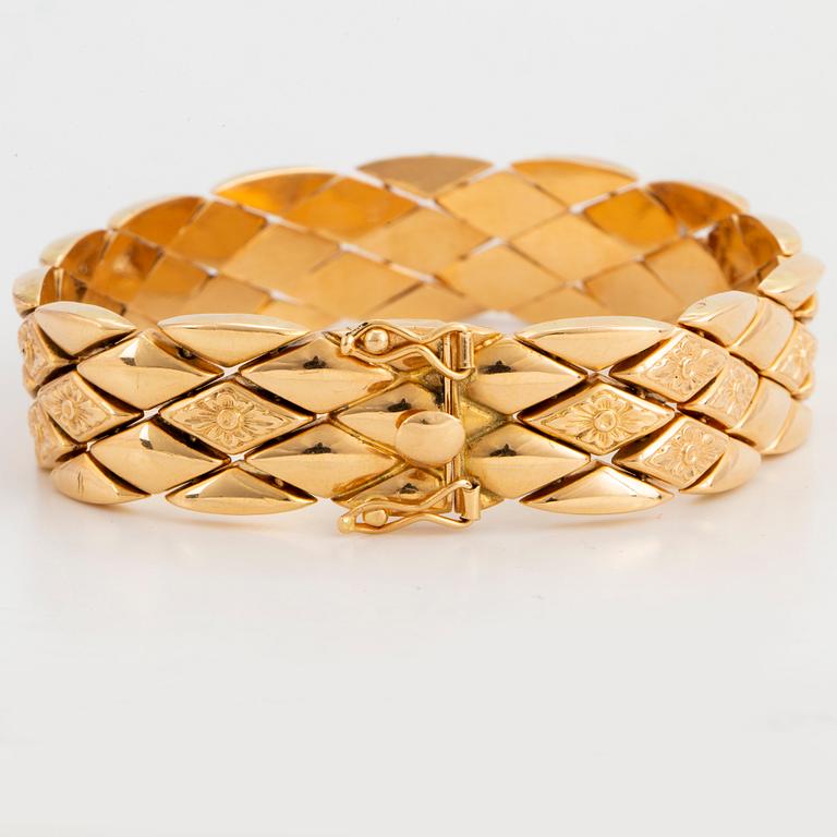 18K gold bracelet, Italy.