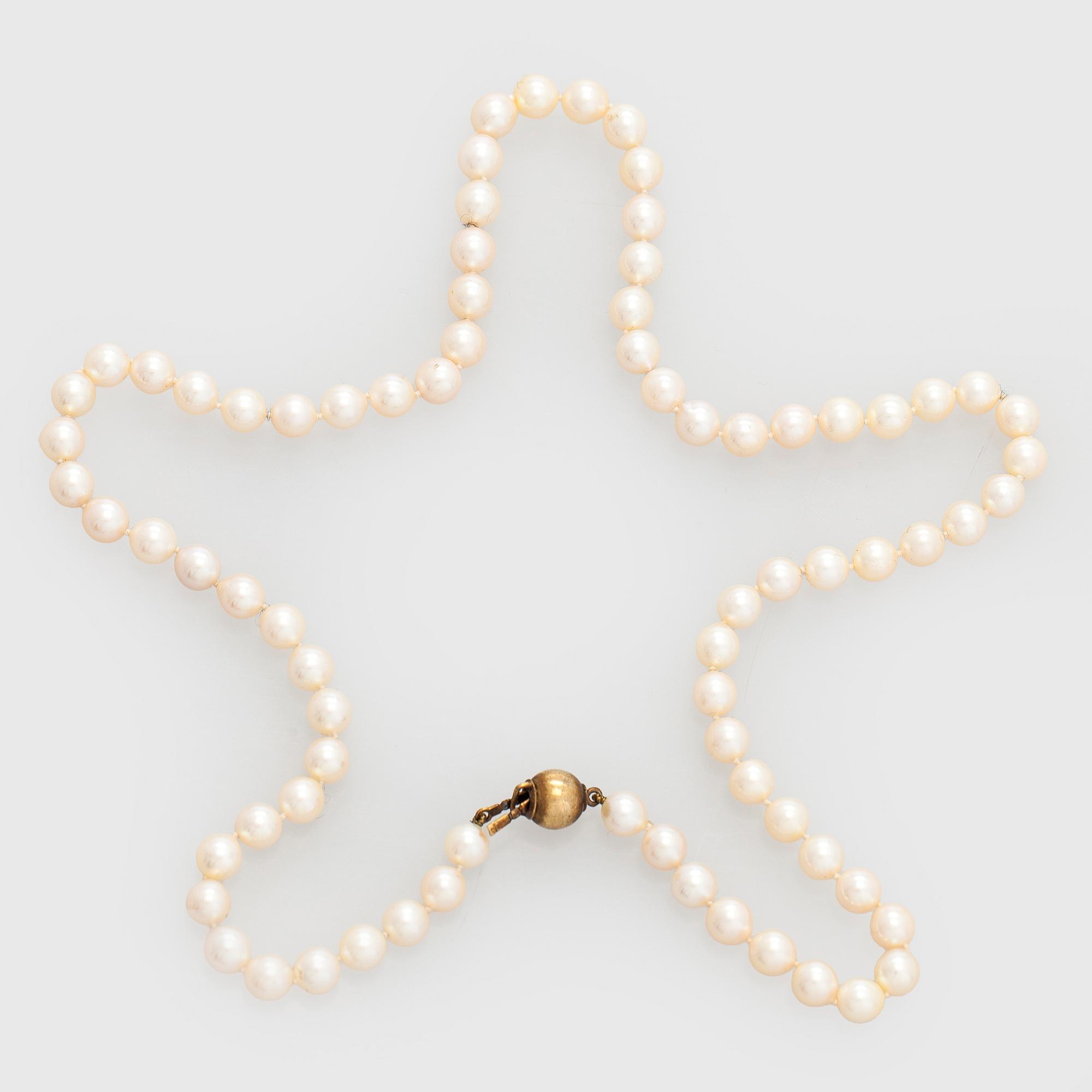 Collier, odlade Akoya-pärlor, lås i förgylld silver.