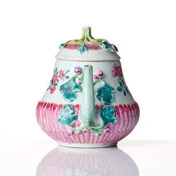 A famille rose tea pot with cover, Qing dynasty, first half of 18th century.