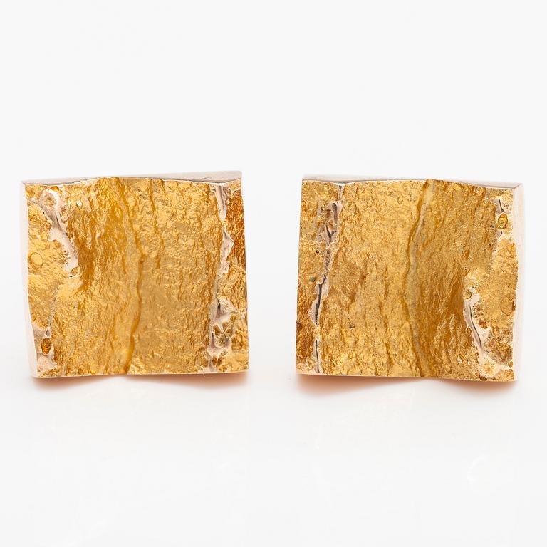 BJÖRN WECKSTRÖM, A pair of 14K gold cufflinks "Ravines". Lapponia 1972.