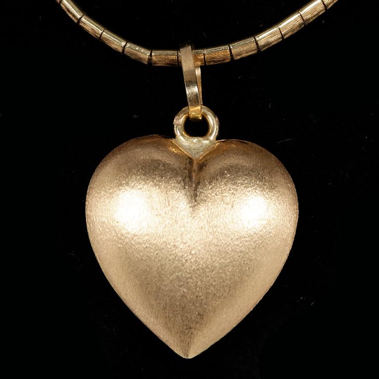 COLLIER MED HÄNGE, 18k guld, 1900-talets sista kvartal. Vikt 20g.