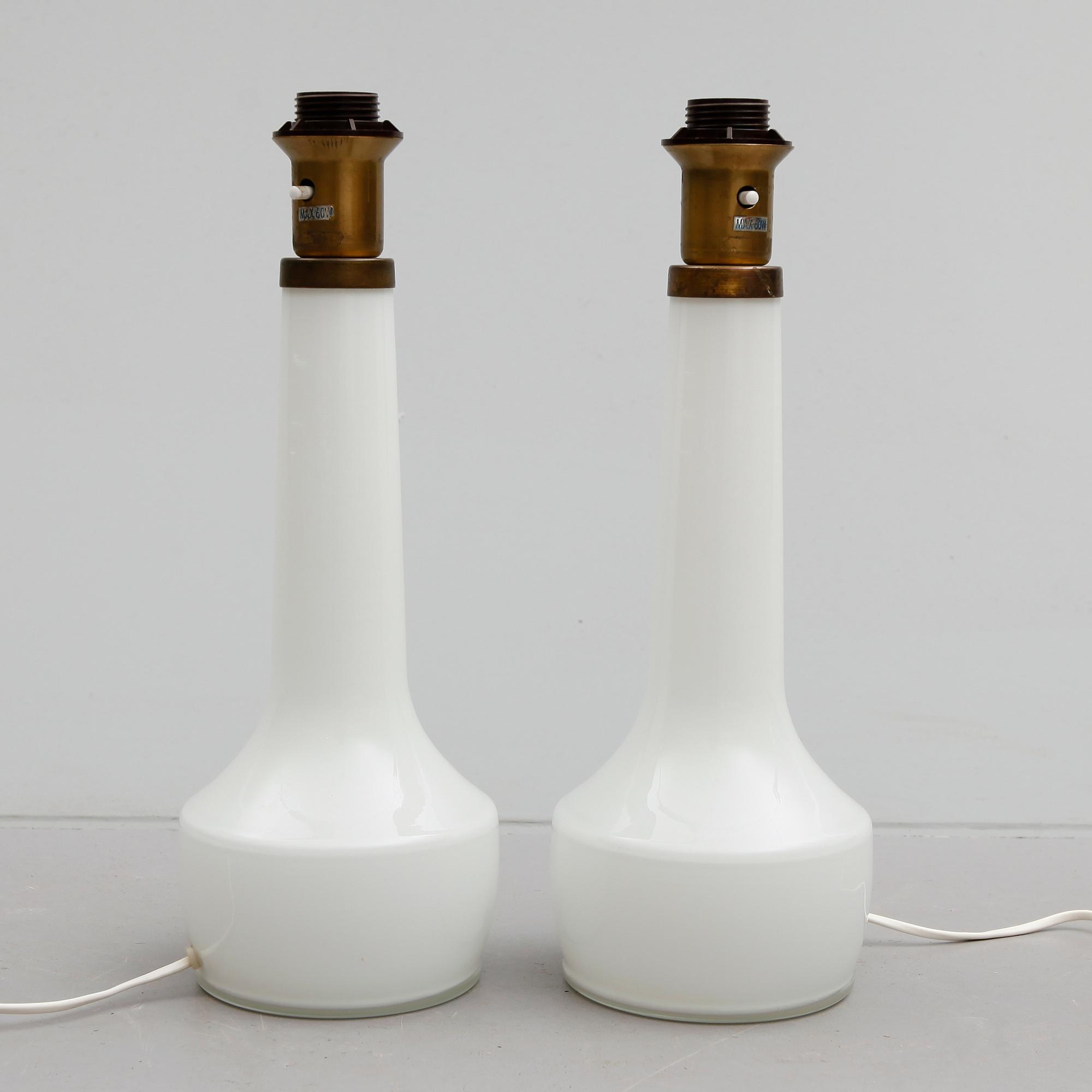 BORDSLAMPOR, 1 par, glas, 1900-talets andra hälft.