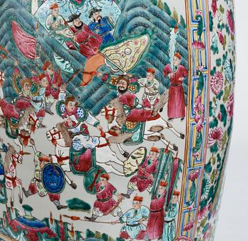 A massive Canton vase, late Qing dynasty.