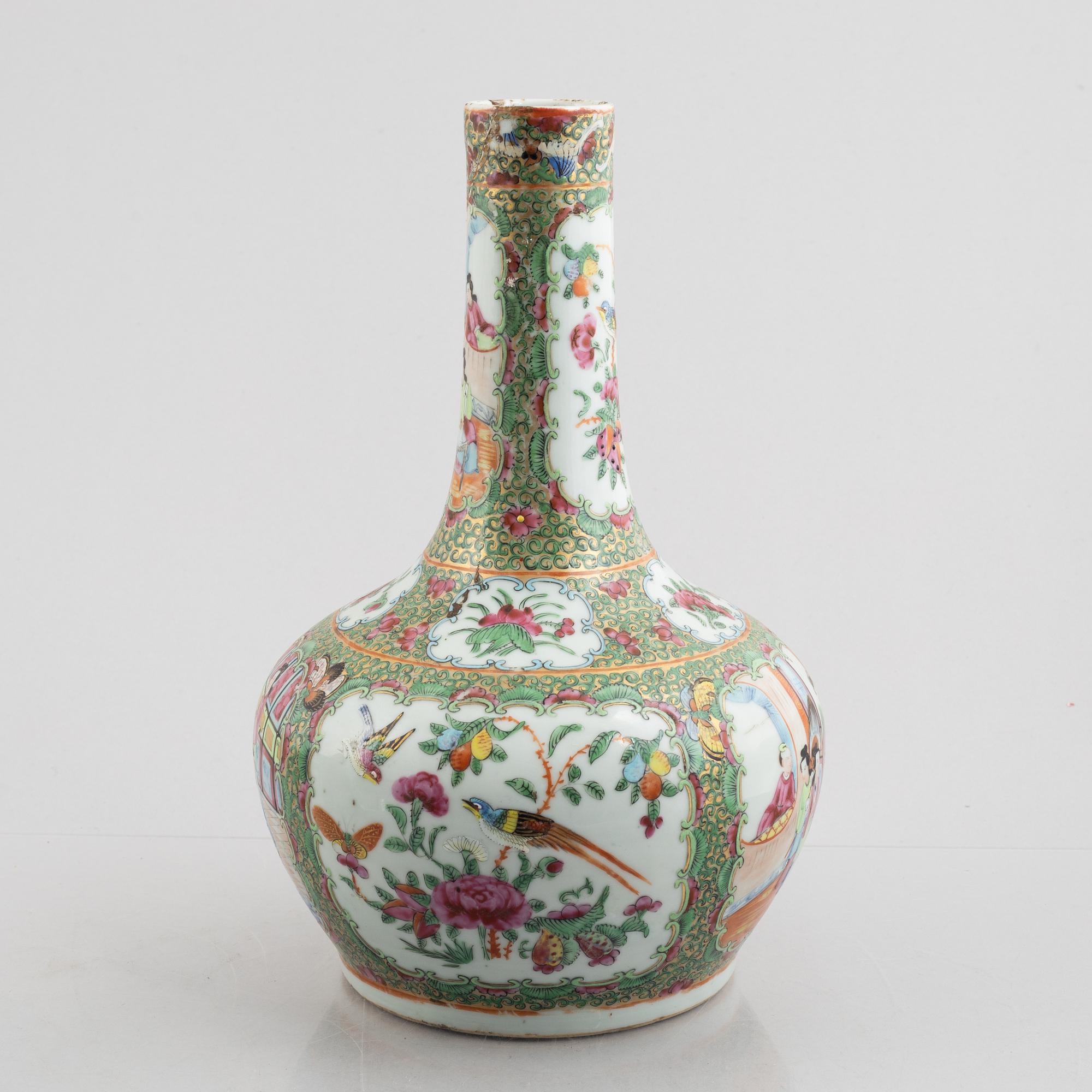 A porcelain vase, Canton, China, 19th century.