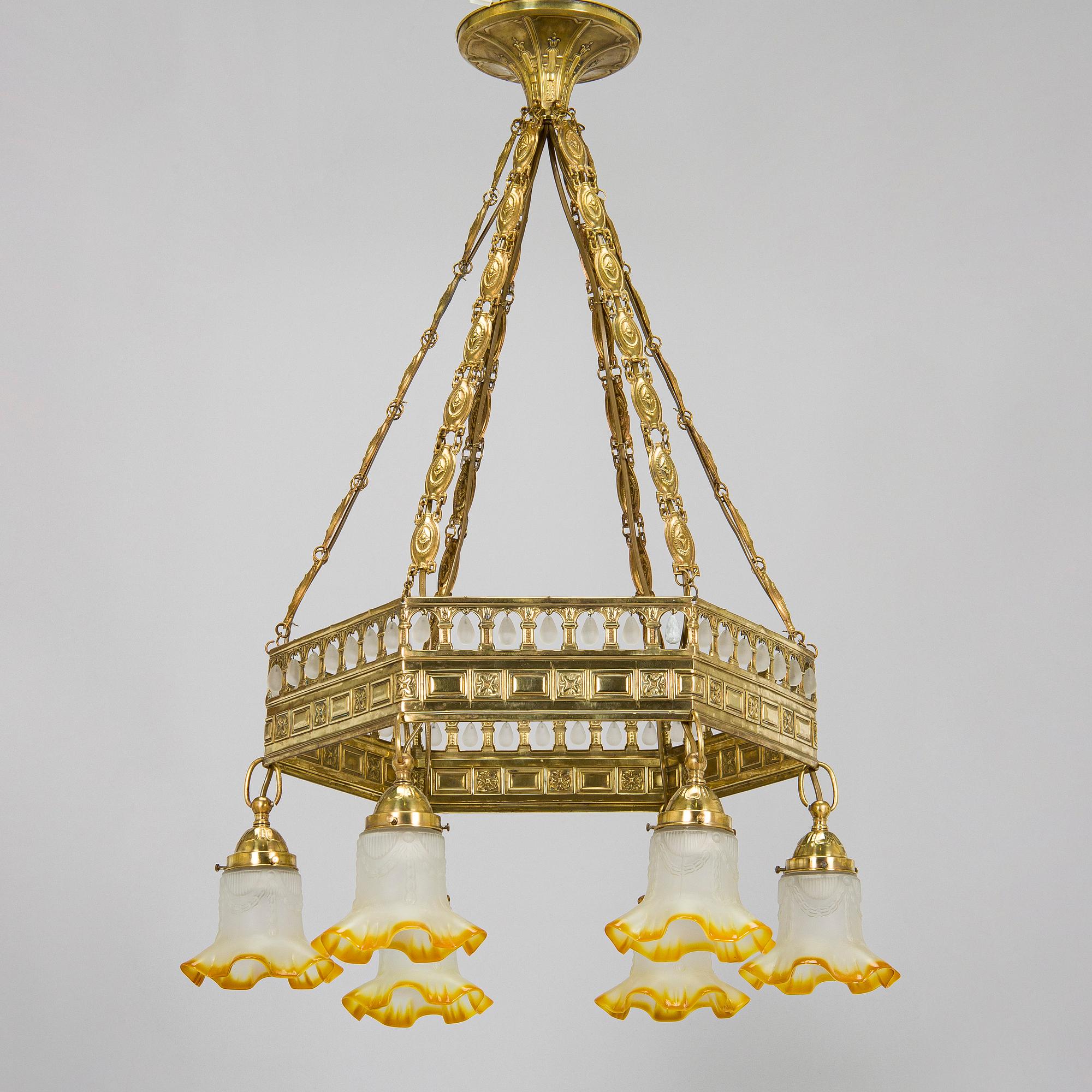 Kattokruunu, 1900-luvun alku.