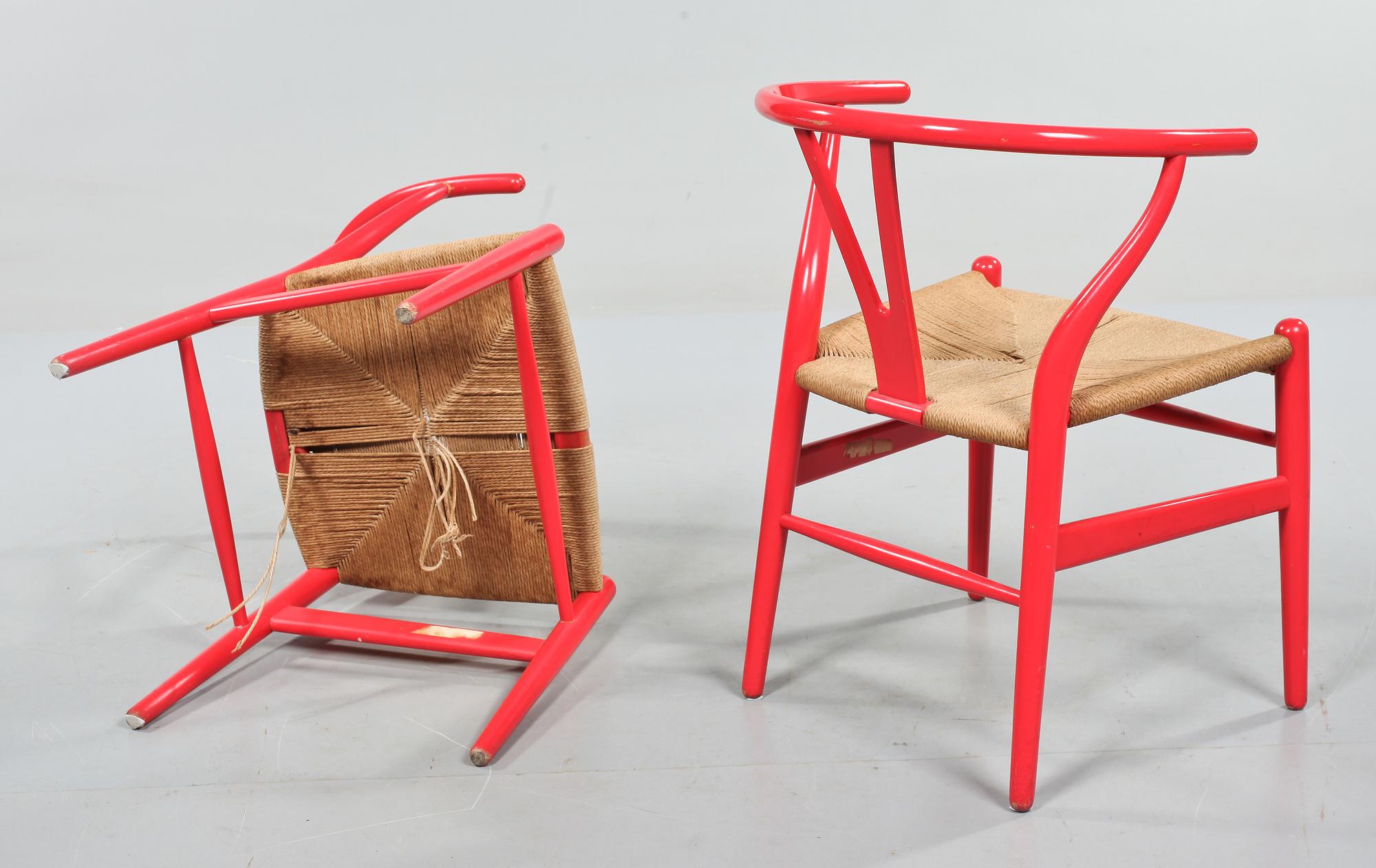 STOLAR, ett par, "Y-stolen", Hans J Wegner för Carl Hansen & son, Odense, 1900-talets andra hälft.