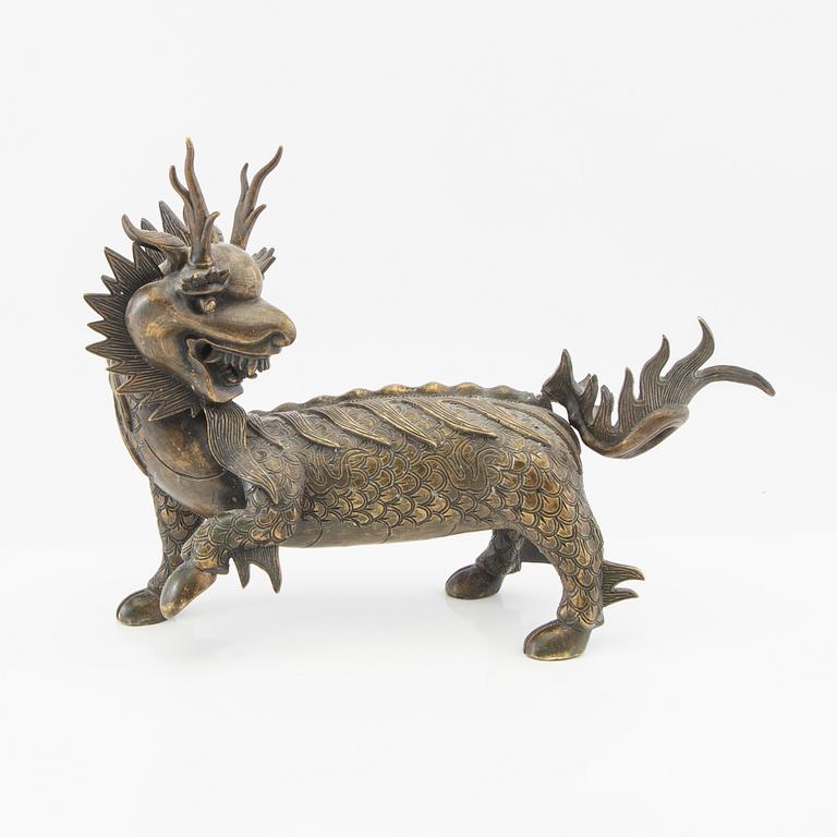 Dragon with stand, late Qing/early 20th century, bronze.