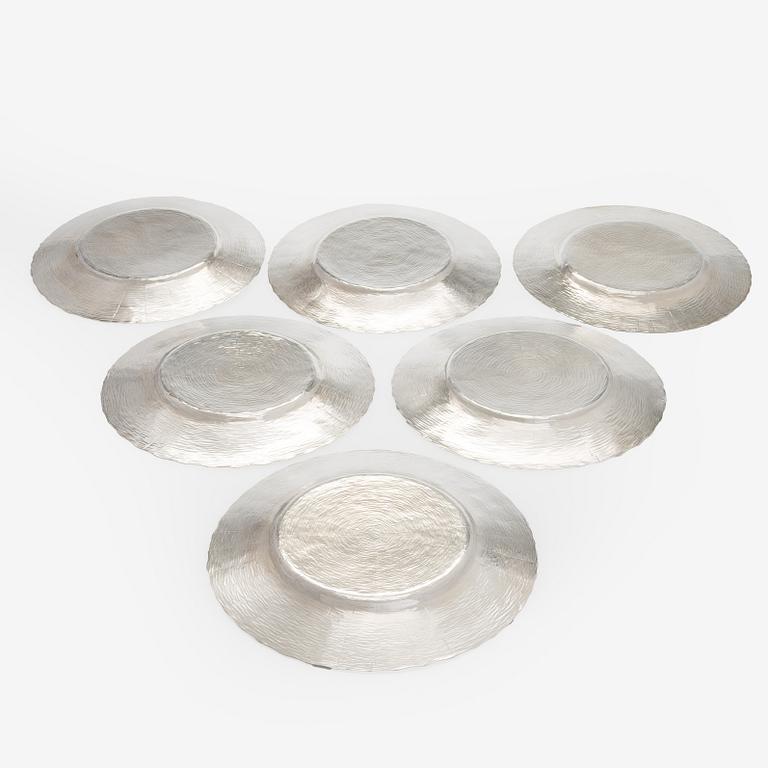 Tapio Wirkkala, lautasia, 6 kpl, hopeaa, TW 140, Kultakeskus, Hämeenlinna 1976-79.