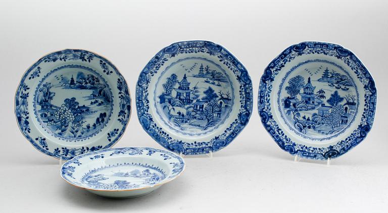TALLRIKAR, 4 st (2+2), porslin, Kina, Qianlong 1736-1795.