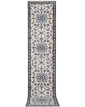 A runner carpet, Nain, part silk, 9 laa, signed, ca. 380 x 80 cm.