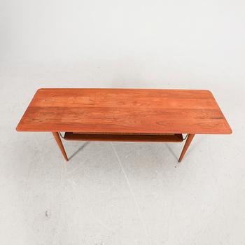 Peter Hvidt & Orla Mølgaard Nielsen, coffee table model FD 516, France & Son, Denmark mid-20th century.