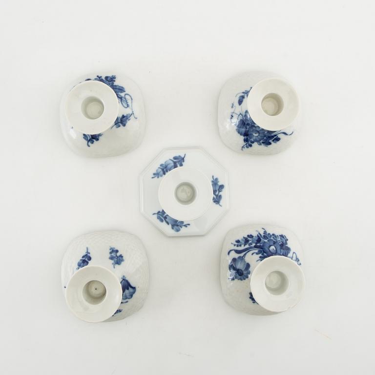 Service approximately 140 pieces "Blue Flower" Royal Copenhagen Denmark 20th century porcelain.
