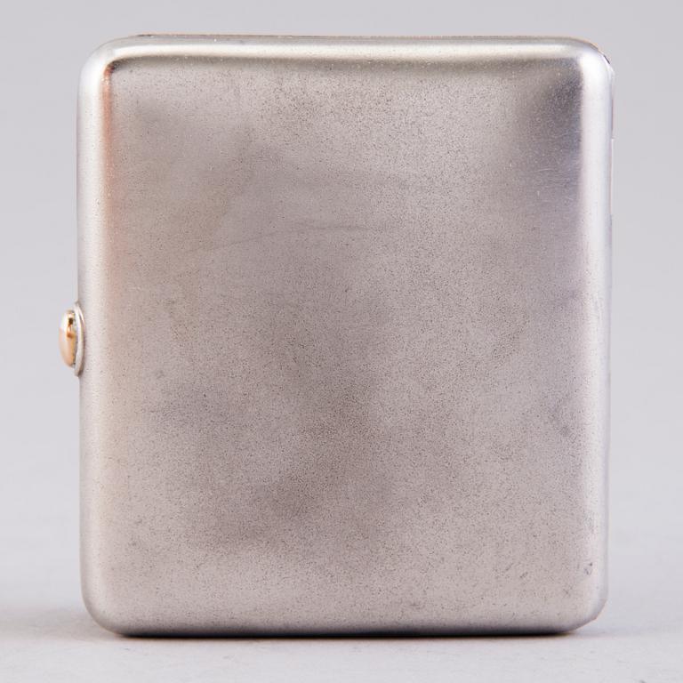 A parcel-gilt cigarette case, mark of PP, Helsinki. Around 1950.