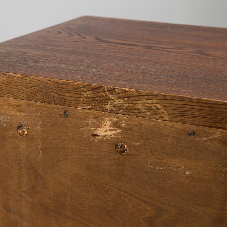 Birger Hahl, a 1930's cabinet by A. Salmi Huonekalutehdas.