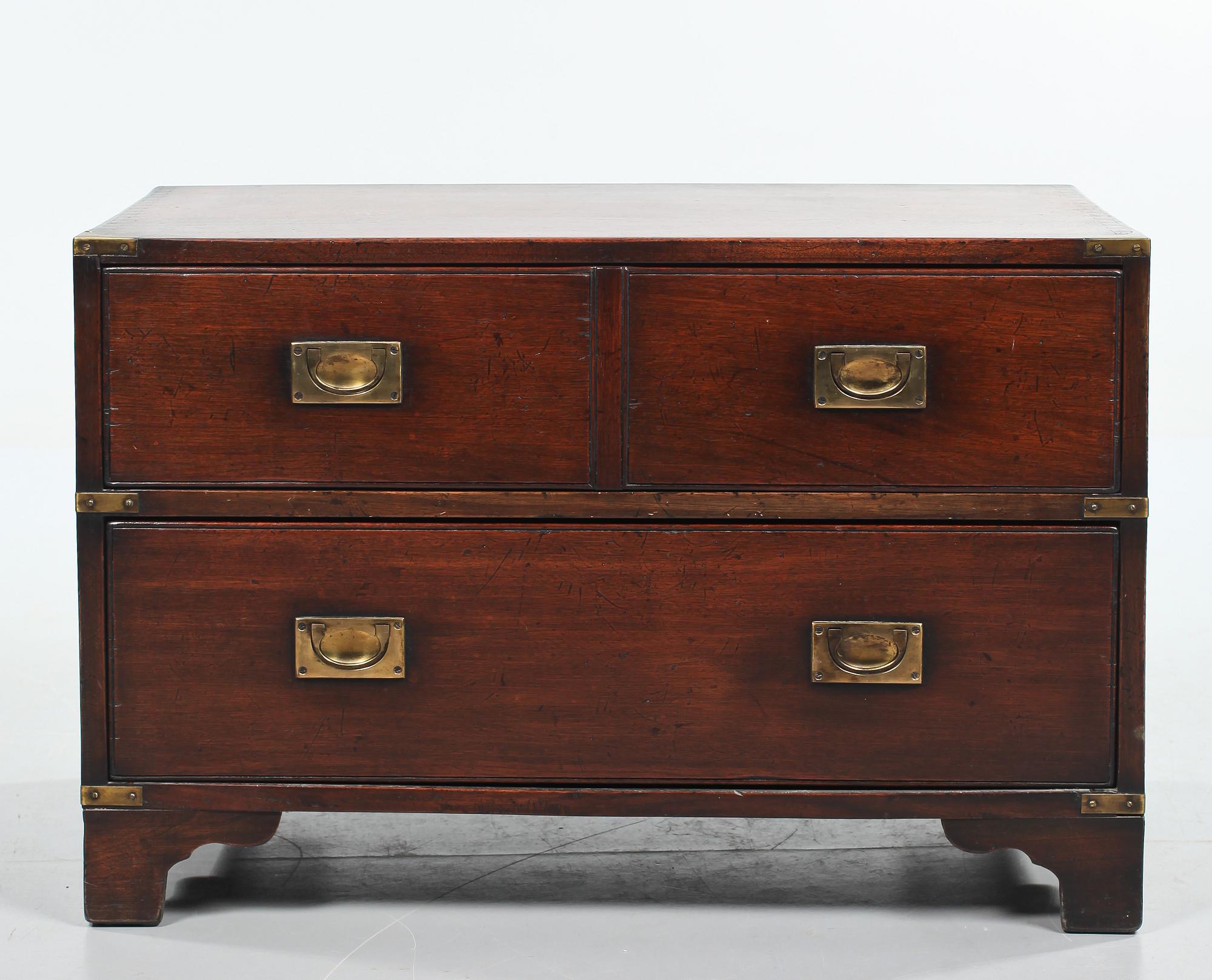 BYRÅ, engelsk-stil, 1900-talets andra hälft.