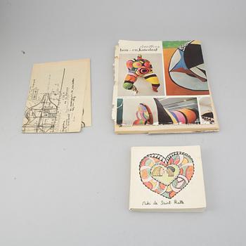 Niki de Saint Phalle, Bok utvikbar samt katalog till "Hon - en katedral" på Moderna Museet och tidning.