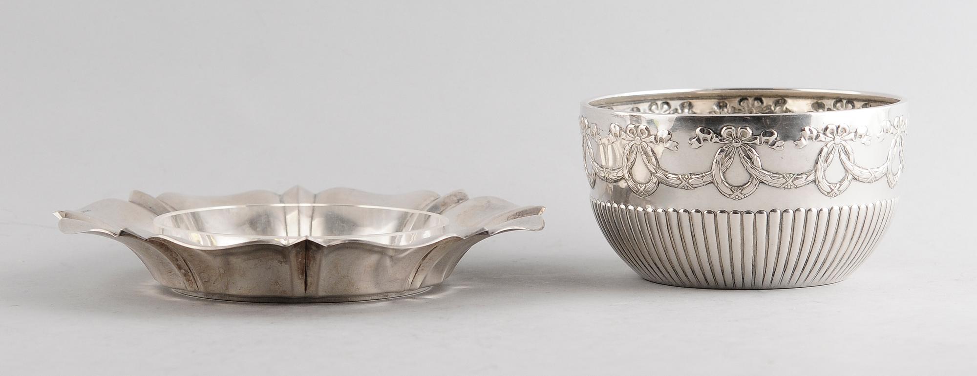 SKÅL SAMT FAT, silver. Vikt ca 210 g.