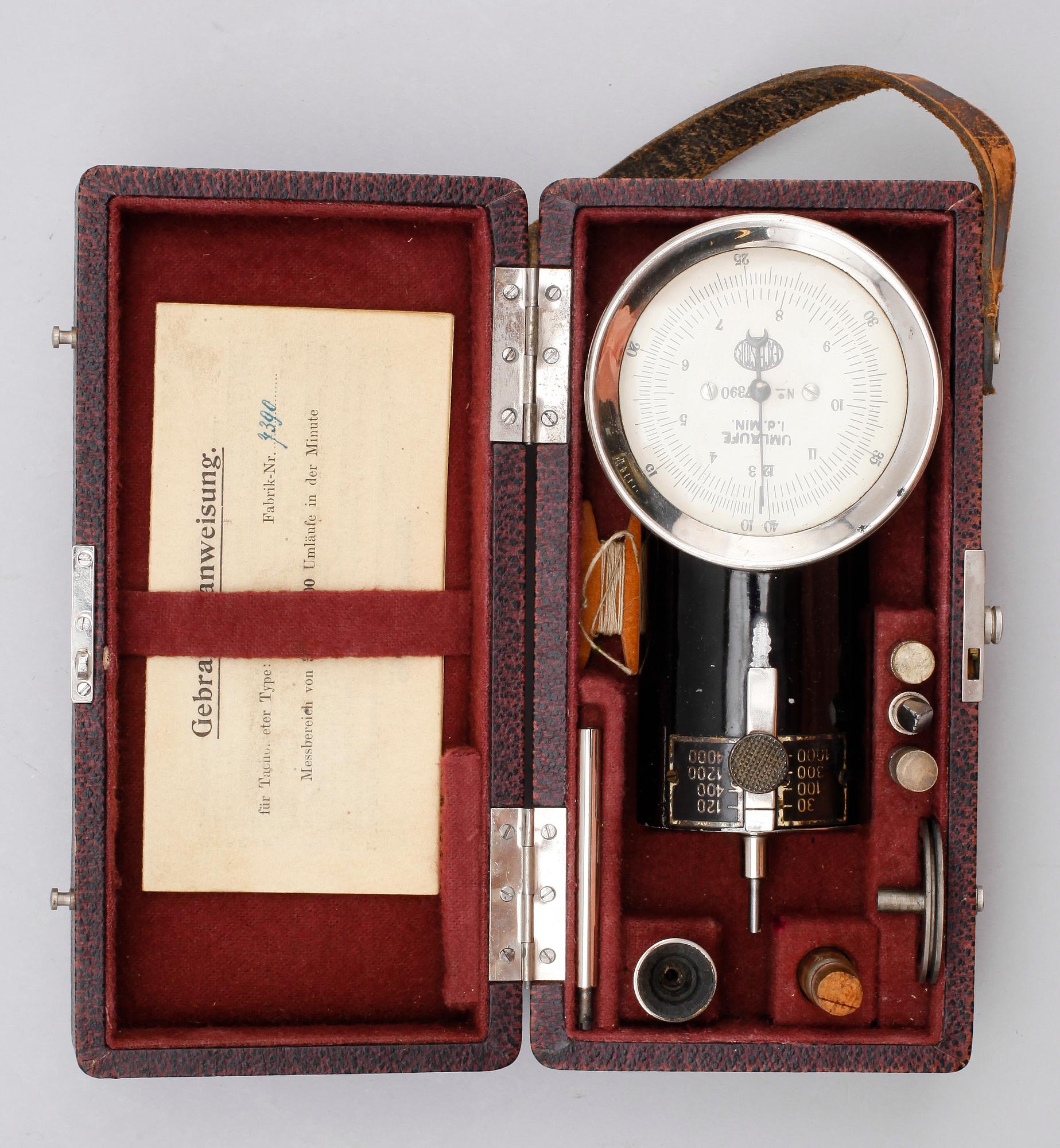 TACHOMETER, metall, 1900-talets första hälft.