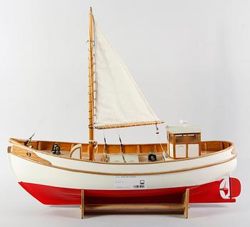 MODELLBÅT. Märkt "Therese".