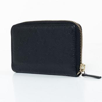Gucci, wallet.
