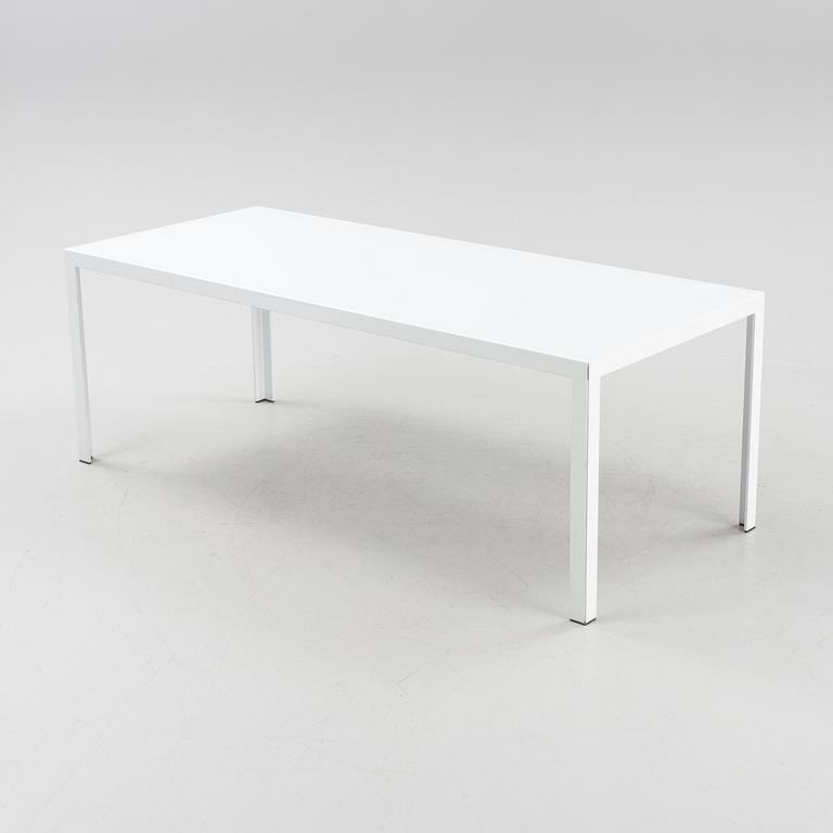 A 'Progetto' desk by Monica Armani for B&B  Italia. 21st Century.