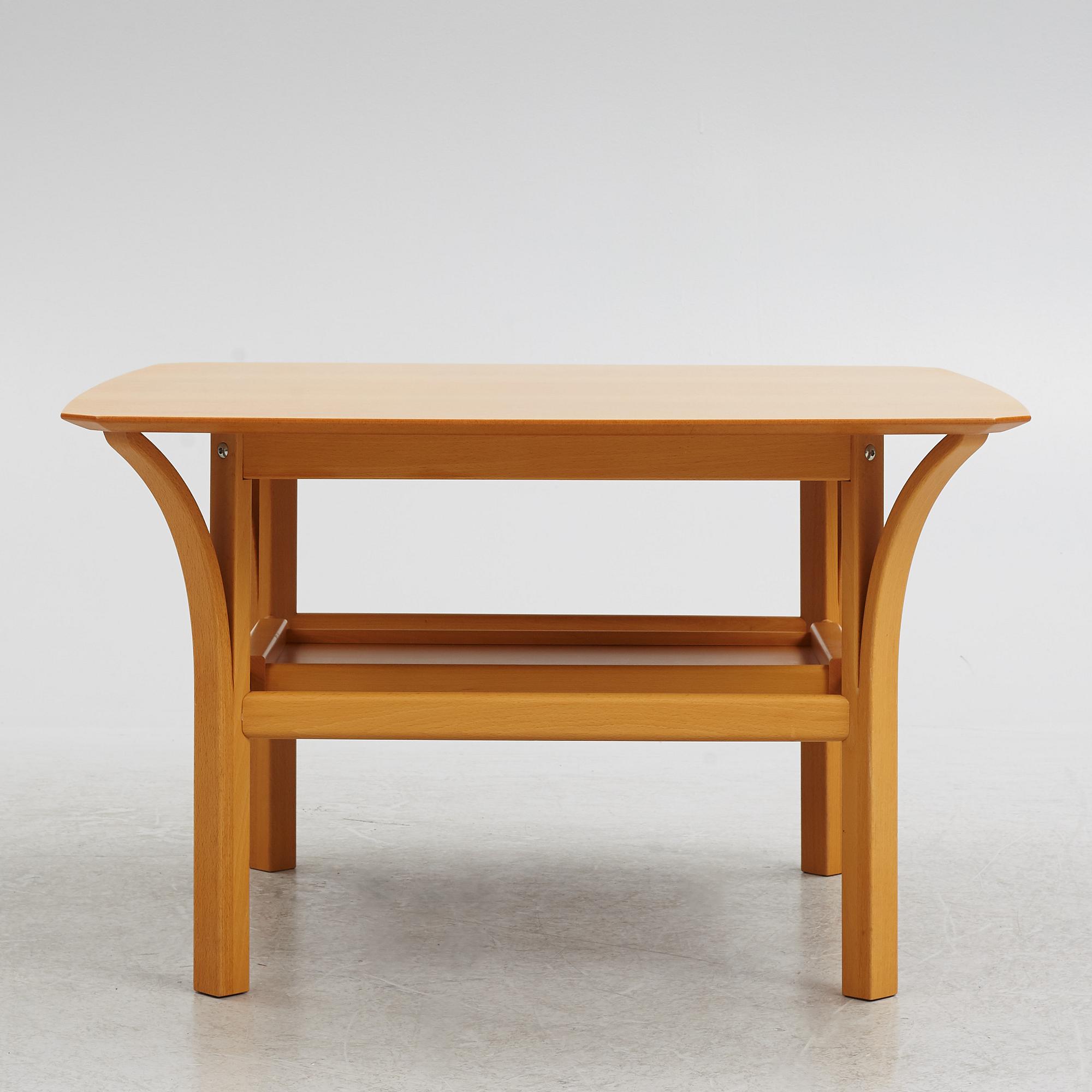 Coffee table, Möbelfabriks AB, Carlsson & Co, Bengtsfors. Late 20th century.