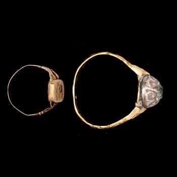 RINGAR, 2 st, 23K samt 18K guld. Tot vikt ca 6,7g.