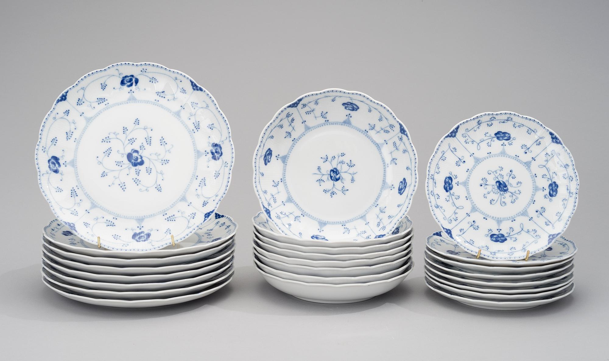 MATSERVIS, 33 delar, porslin, "Eternell", Christineholm Porcelaine.